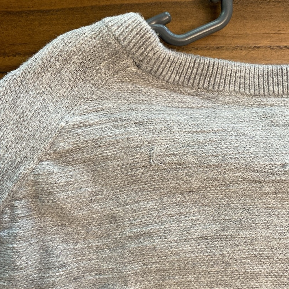 Red Ale Sweater - Picture 4 of 4